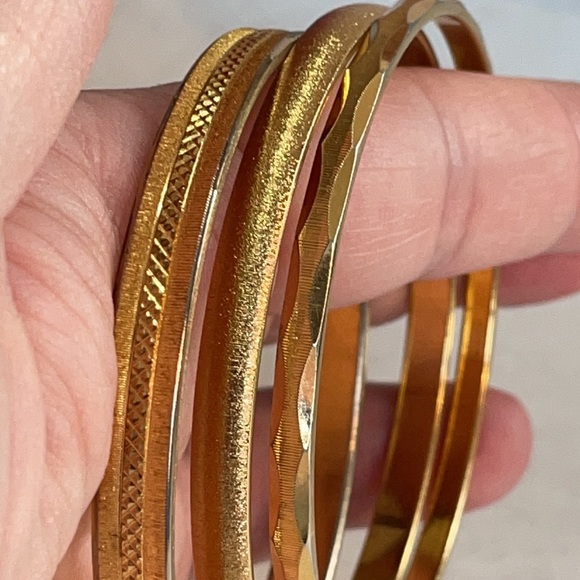 THREE vintage Monet gold tone bangles 2.5” diameter - Picture 6 of 7